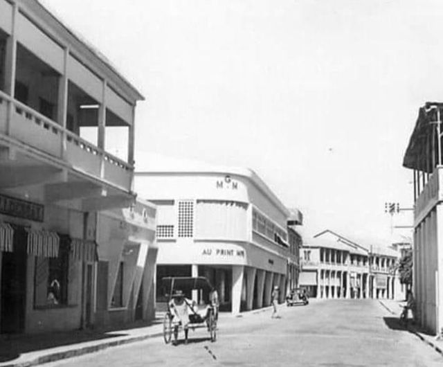 Majunga
Majunga 
 C’était le quartier des affaires avec ses plus beaux magasins …