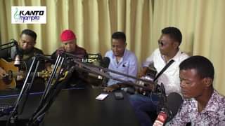 Indro ary ny live Zandry Gasy tao @ TOP RADIO . Manasa antsika hanjohy ary manom…