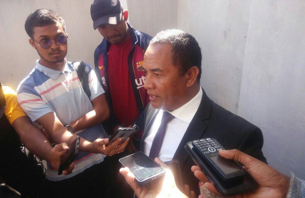 MPANAZATRA VAOVAON’NY BAREA

MBOLA ANATY ADIHEVITRA

Tonga ankehitriny ny fotoan…