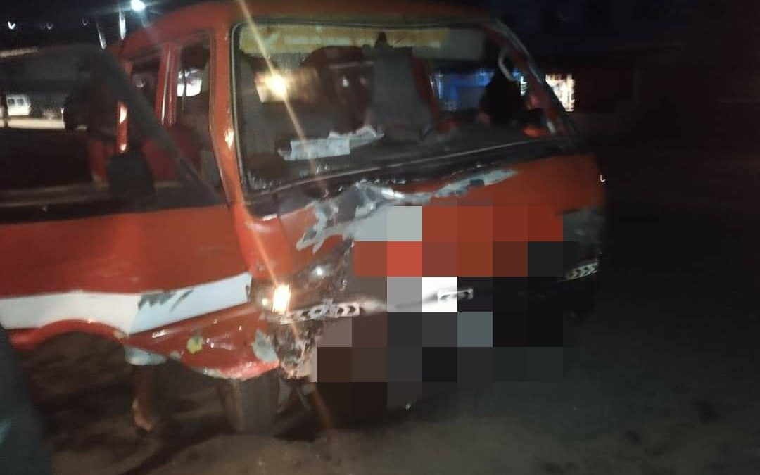 NAMONTANA : Fiaraka karetsaka iray sy moto roa no nodomina taxibe iray teny amin…