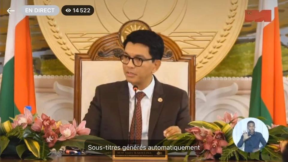 Tena tsy mahalala menatra mihitsy ilay rangahy ity sahy milaza an’izao!

Resaka …