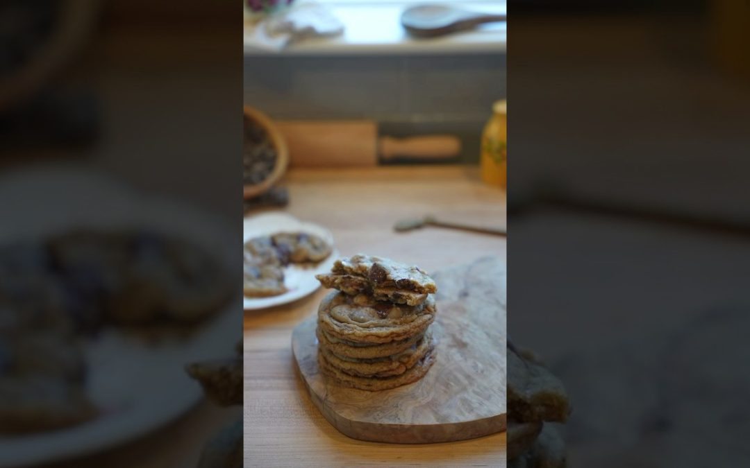 Tahini Brown Butter Chocolate Chip Cookies !!